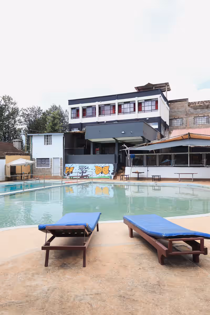 Oriental Palace swimming pool image